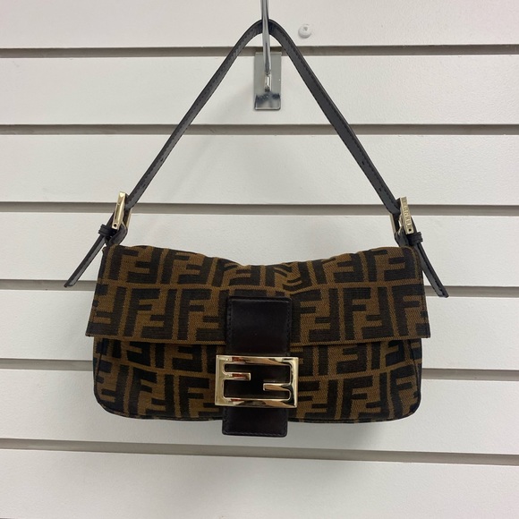 SOLD 100% Authentic Fendi Baguette - Picture 3 of 11
